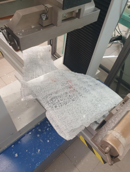 TEST EN12150 pour vitrage trempé feuilleté en Centre Analytique à Marseille et toute la France