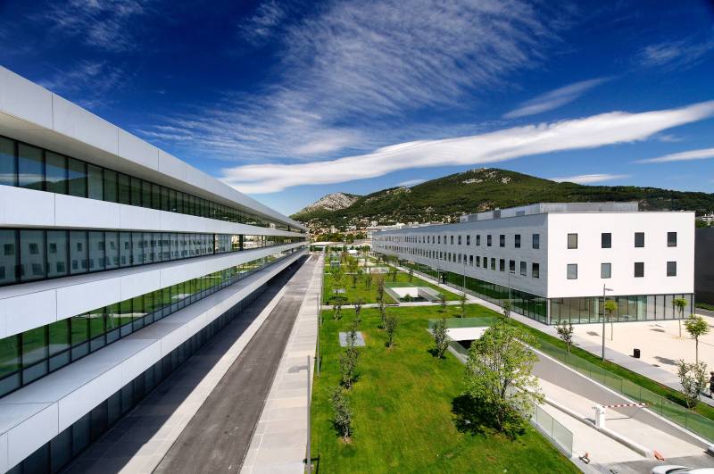 Expertise vitrage coupe feu feuilleté et structure coupe feu conforme à leurs procès verbaux à Toulon