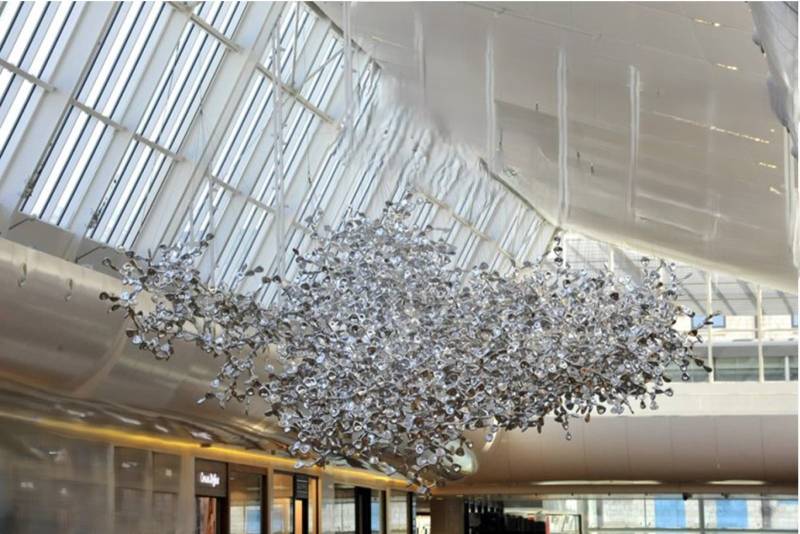 Etude et réalisation de vitrage hors norme pour un centre commercial à Marseille (Bouches-du-Rhône)